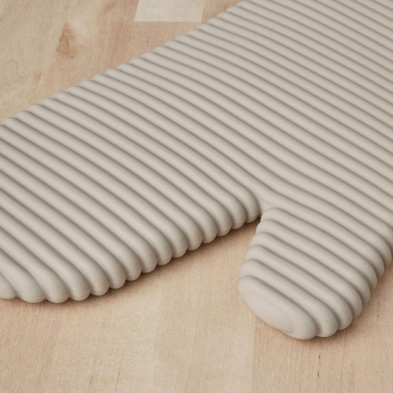 Ribbed Soft Silicone Oven Mitt 2-Pack Set, 7.5"X13", Milkshake